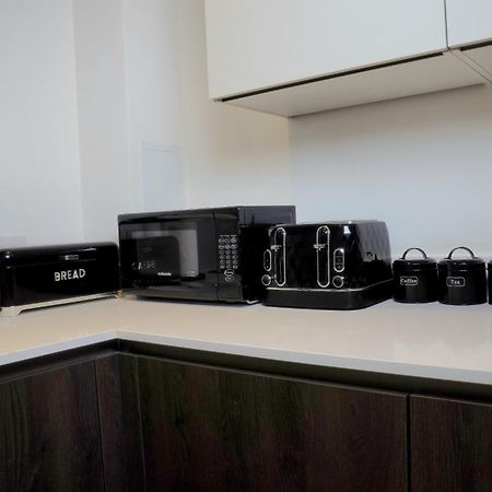 Manchester City Centre Apt With Balcony & Free Parking - Including Free 1-Hour Late Check-Out For Bookings On The 29Th 31St May, Justeat Voucher For 2-Night Stays Minimum! Exterior photo